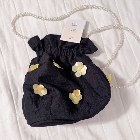 Dream Sister Jane Fanciful Flowers‎ Black Jacquard Flower Pearl Bucket Bag - Picture 6 of 9